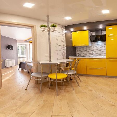 Yellow Loft Luxury Apartments With 2 Bedrooms Poltava Esterno foto